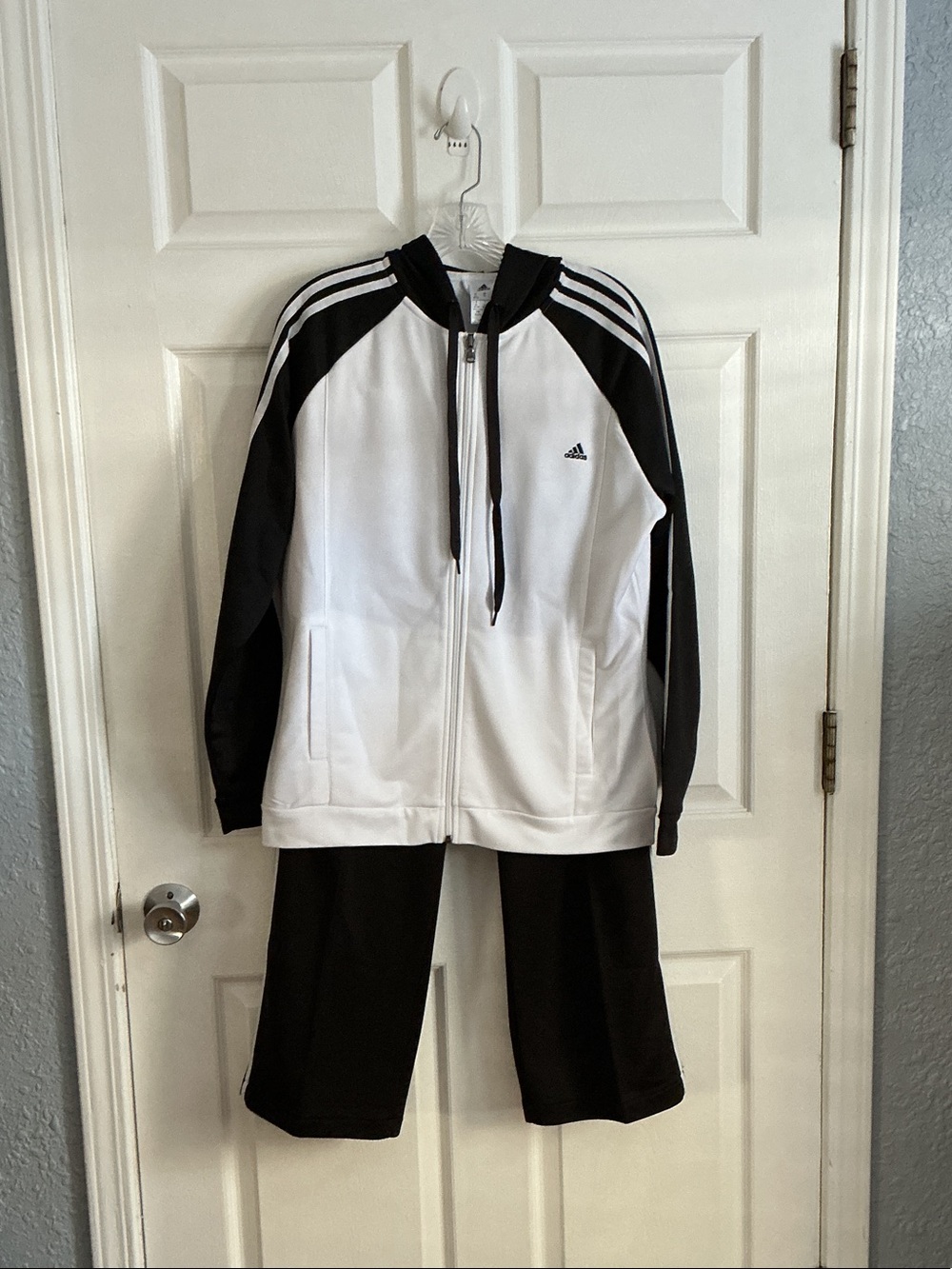 ⭐️⭐️ ADIDAS ⭐️⭐️.          Athleisure Set